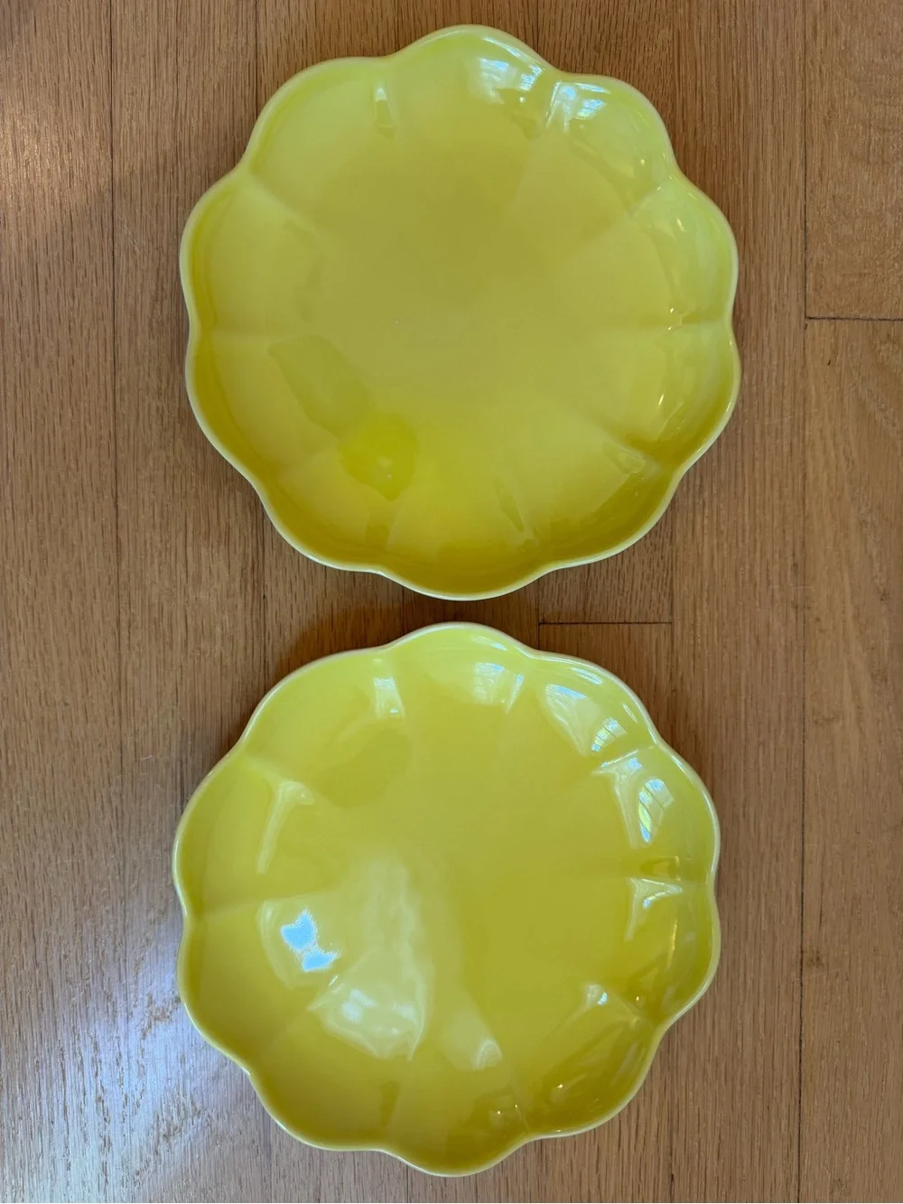 Beatriz Yellow Scalloped Dessert Plates and Bowls, S/2